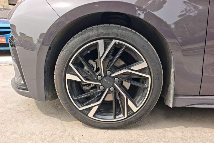 Used Lynk & Co 03 2025 1.5TD DCT Champion Edition Pro Left Front Wheel Hub