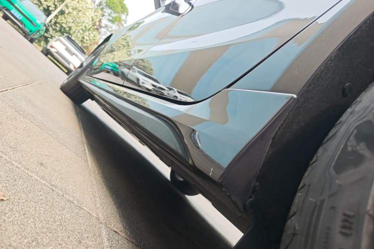 Used Lynk & Co 03 2025 1.5TD DCT Champion Edition Pro Left Side Sill
