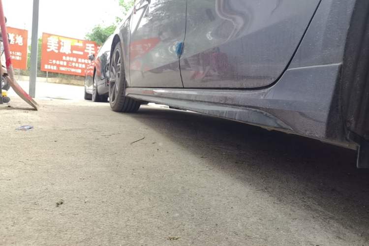 Used Lynk & Co 03 2025 1.5TD DCT Champion Edition Pro Left Side Sill