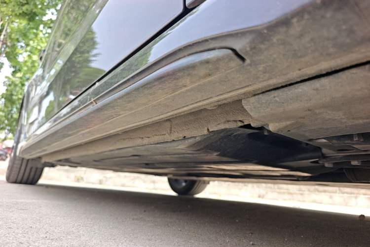 Used Lynk & Co 03 2025 1.5TD DCT Champion Edition Pro Right Side Sill
