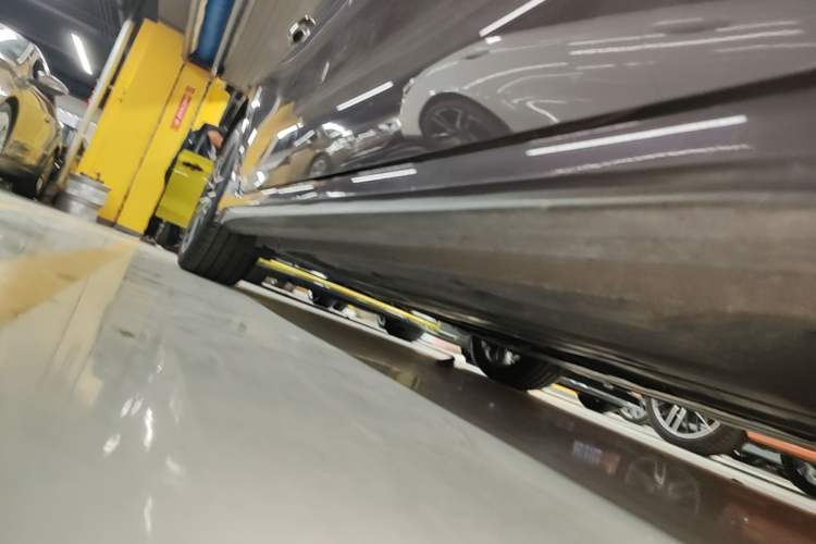Used Lynk & Co 03 2025 2.0TD DCT Champion Edition Pro Right Side Sill
