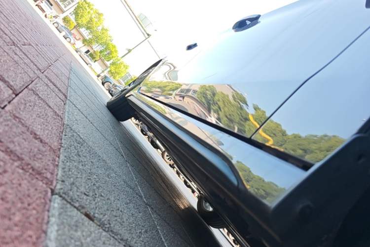 Used Lynk & Co 03 2025 1.5TD DCT Champion Edition Pro Right Side Sill