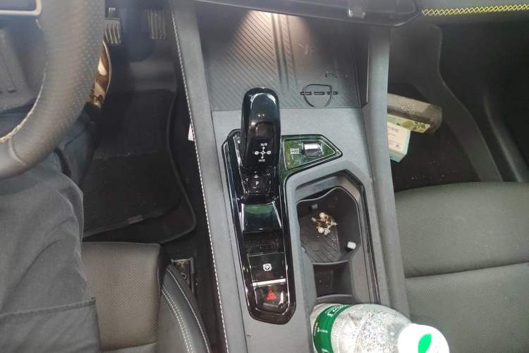Used Lynk & Co 03 2025 2.0TD DCT Champion Edition Pro Gear Lever