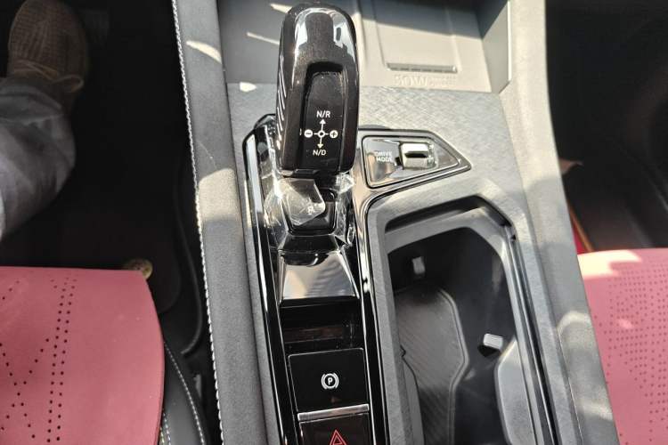 Used Lynk & Co 03 2025 2.0TD DCT Champion Edition Pro Gear Lever