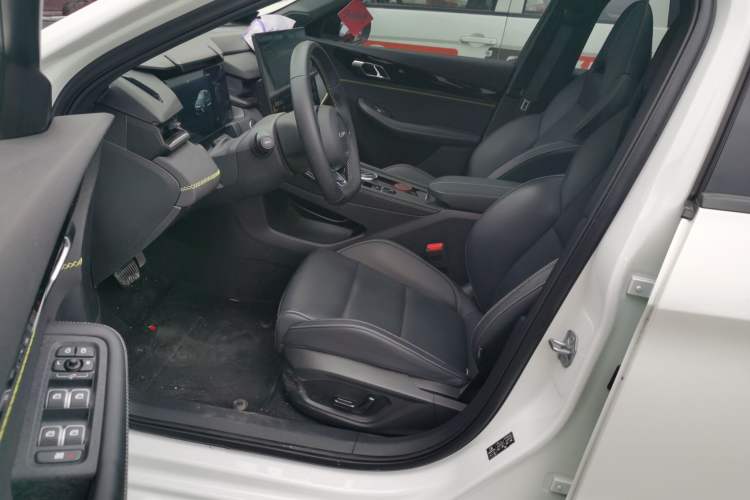 Used Lynk & Co 03 2025 1.5TD DCT Champion Edition Plus Driver Seat