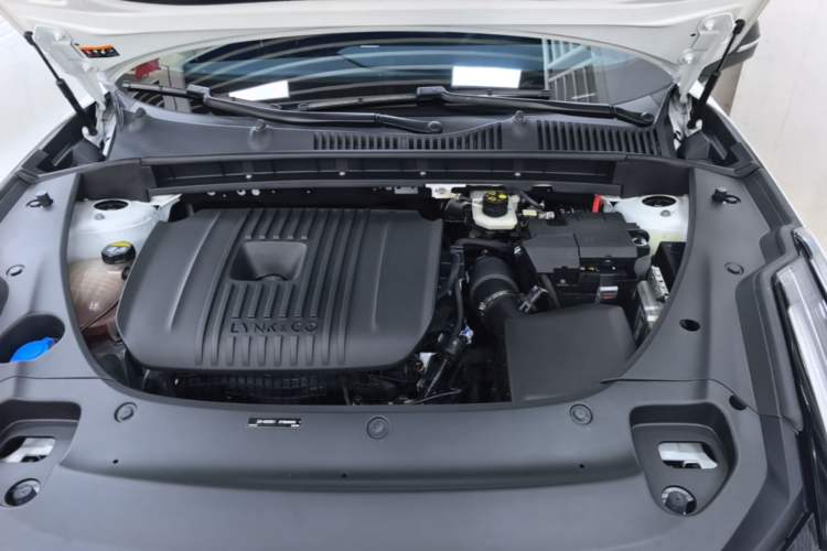 Used Lynk & Co 03 2025 2.0TD DCT Champion Edition Pro Engine Bay