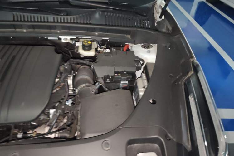 Used Lynk & Co 03 2025 2.0TD DCT Champion Edition Pro Engine Bay Left
