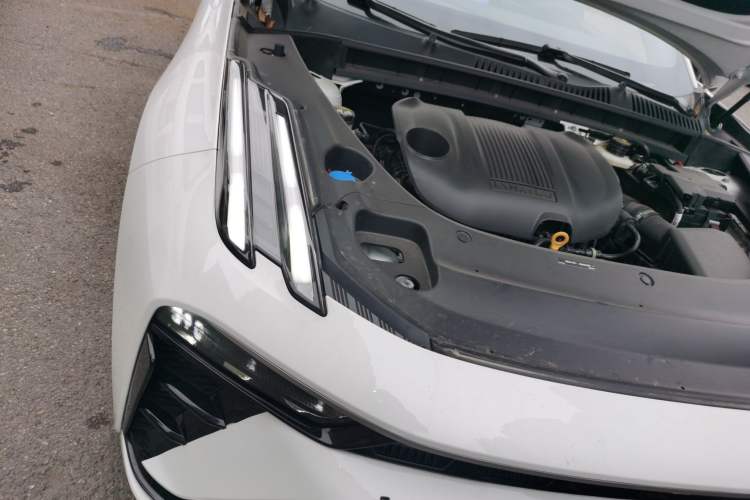 Used Lynk & Co 03 2025 1.5TD DCT Champion Edition Plus Engine Bay Right