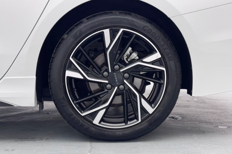 Used Lynk & Co 03 2025 1.5TD DCT Champion Edition Pro Exterior 1