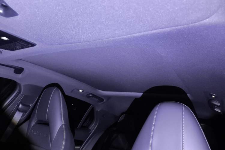 Used Lynk & Co 03 2025 1.5TD DCT Champion Edition Pro Headliner