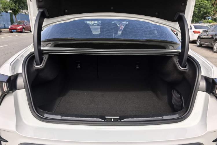 Used Lynk & Co 03 2025 1.5TD DCT Champion Edition Pro Interior 7