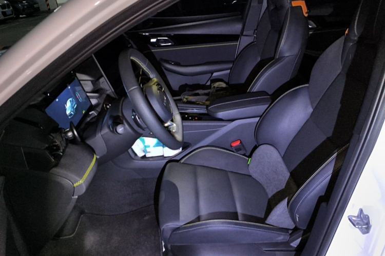 Used Lynk & Co 03 2025 1.5TD DCT Champion Edition Pro Left Front Seat