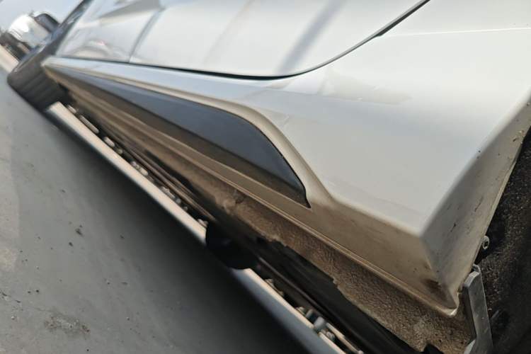 Used Lynk & Co 03 2025 1.5TD DCT Champion Edition Pro Left Side Sill