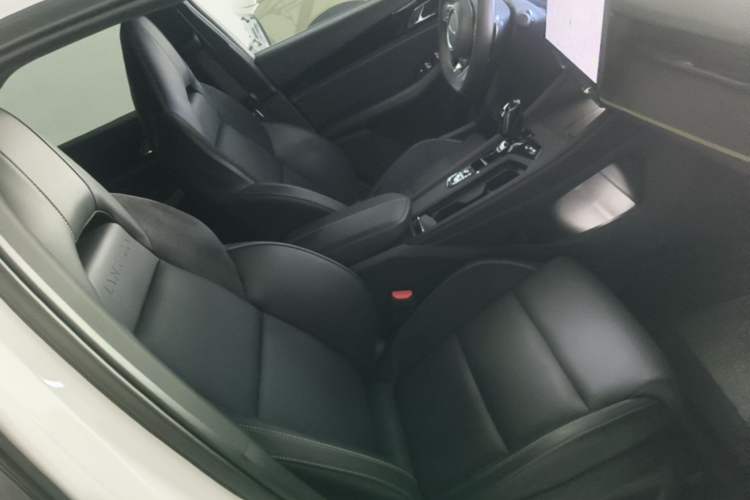 Used Lynk & Co 03 2025 1.5TD DCT Champion Edition Pro Right Front Seat