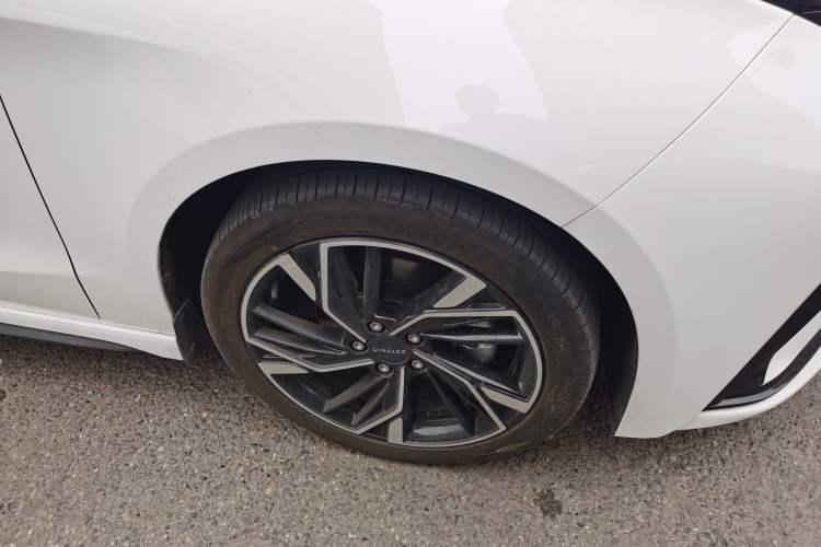 Used Lynk & Co 03 2025 1.5TD DCT Champion Edition Plus Right Front Wheel Hub