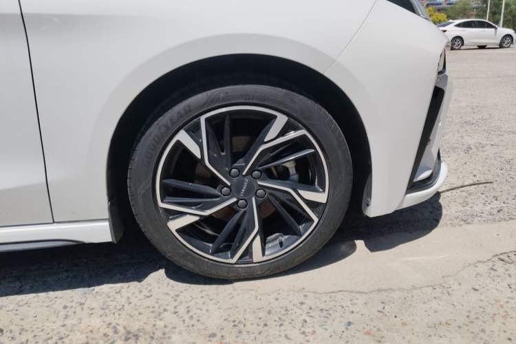 Used Lynk & Co 03 2025 1.5TD DCT Champion Edition Pro Right Front Wheel Hub