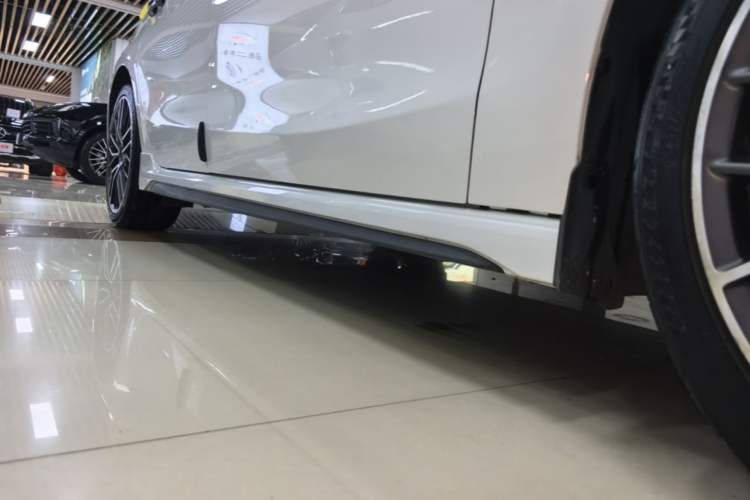 Used Lynk & Co 03 2025 2.0TD DCT Champion Edition Pro Right Side Sill