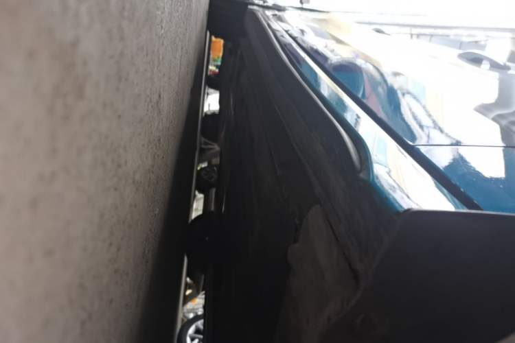Used Lynk & Co 03 2025 1.5TD DCT Champion Edition Pro Right Side Sill