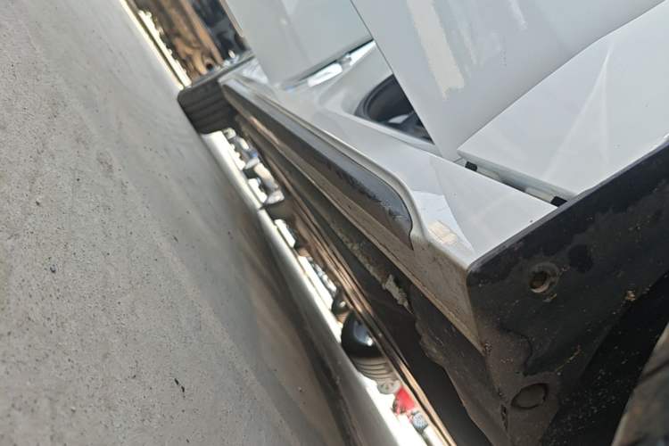 Used Lynk & Co 03 2025 1.5TD DCT Champion Edition Pro Right Side Sill