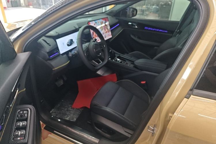 Used Lynk & Co 03 2025 1.5TD DCT Champion Edition Pro Left Front Seat