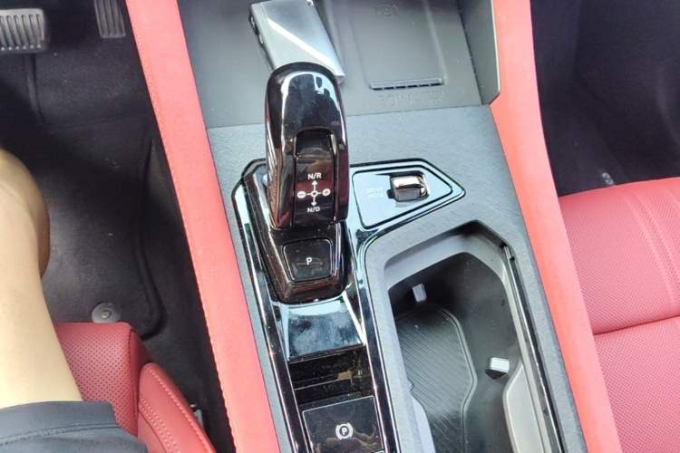 Used Lynk & Co 03 2026 Model 2.0TD with Large Spoiler Gear Lever