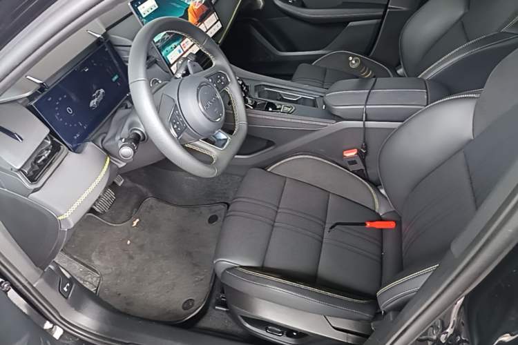Used Lynk & Co 03 2026 Model 1.5TD DCT Halo Left Front Seat