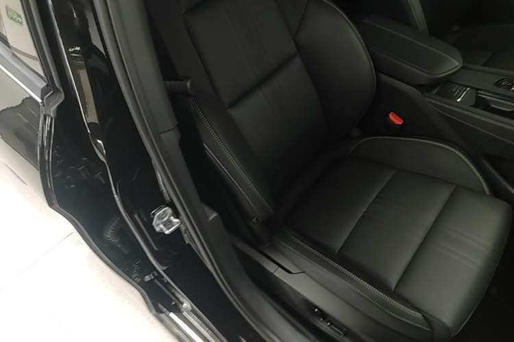 Used Lynk & Co 03 2026 Model 2.0TD Automatic Ultra Right Front Seat