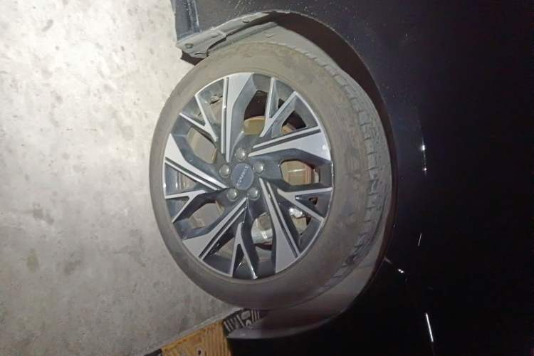 Used Lynk & Co 03 2026 Model 1.5TD DCT Halo Right Front Wheel Hub