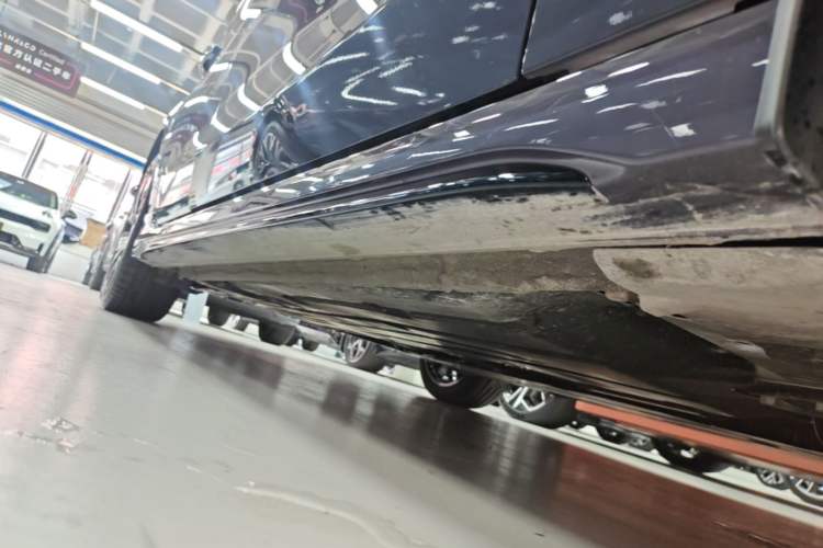 Used Lynk & Co 03 2026 Model 1.5TD DCT Halo Right Side Sill