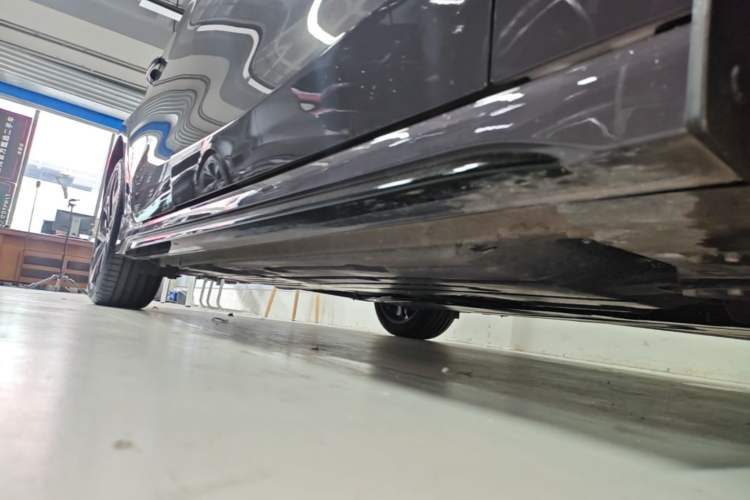 Used Lynk & Co 03 2026 Model 1.5TD DCT Halo Right Side Sill