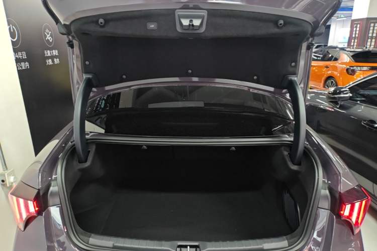 Used Lynk & Co 03 2026 Model 1.5TD DCT Halo Trunk