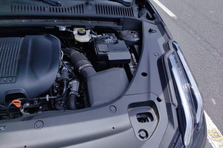 Used Lynk & Co 03 2026 Model 1.5TD DCT Pro Engine Bay Left