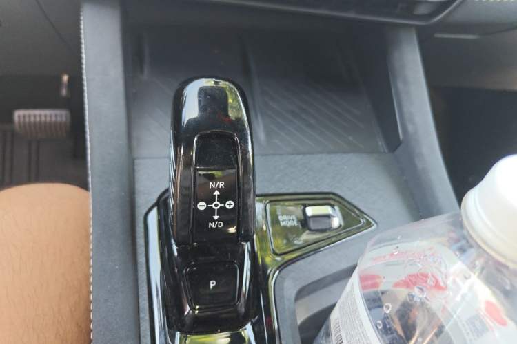 Used Lynk & Co 03 2026 Model 1.5TD DCT Pro Gear Lever