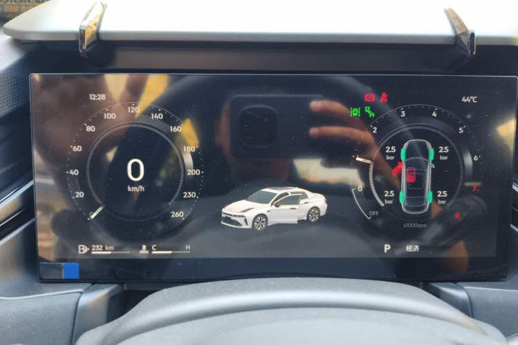 Used Lynk & Co 03 2026 Model 2.0TD Automatic Ultra Instrument Cluster