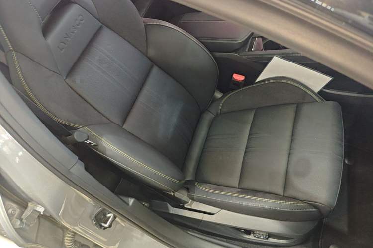 Used Lynk & Co 03 2026 Model 2.0TD Automatic Ultra Right Front Seat