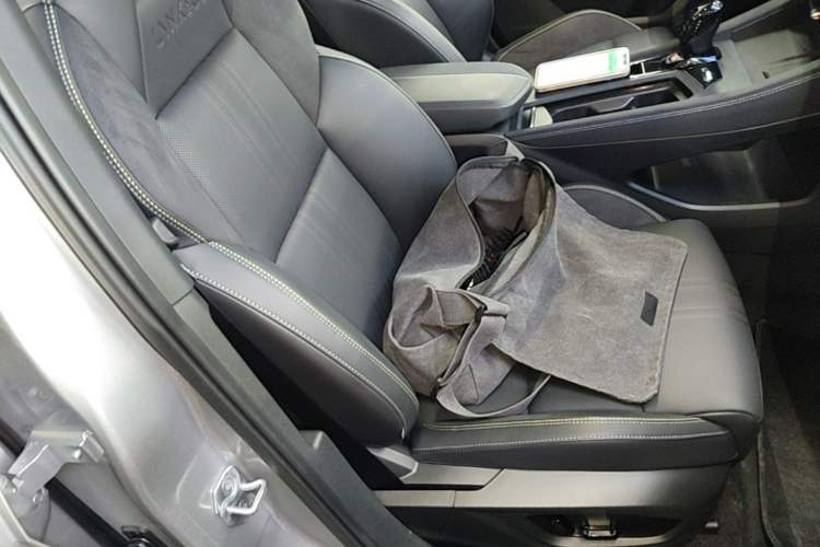 Used Lynk & Co 03 2026 Model 1.5TD DCT Halo Right Front Seat