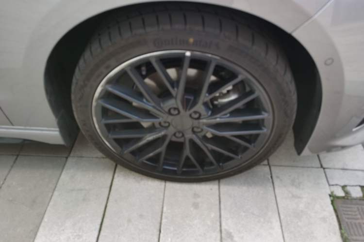 Used Lynk & Co 03 2026 Model 2.0TD Automatic Ultra Right Front Wheel Hub