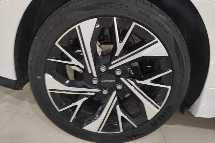 Used Lynk & Co 03 2026 Model 1.5TD DCT Pro Exterior 5