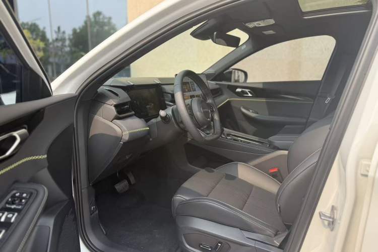 Used Lynk & Co 03 2026 Model 1.5TD DCT Pro Left Front Seat