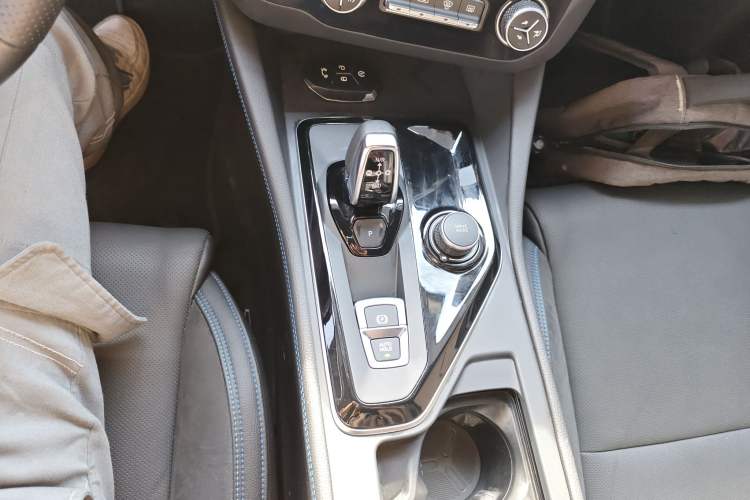 Used Lynk & Co 03 New Energy 2019 1.5T PHEV Pro Gear Lever