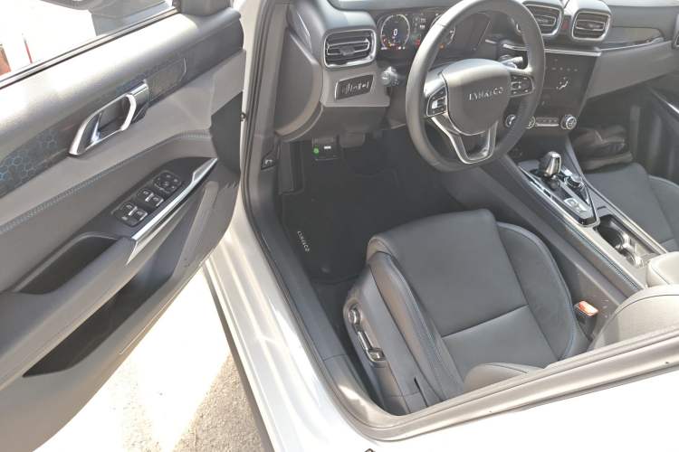 Used Lynk & Co 03 New Energy 2019 1.5T PHEV Pro Interior 3
