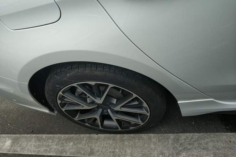 Used Lynk & Co 03 New Energy 2019 1.5T PHEV Pro Right Rear Wheel Hub