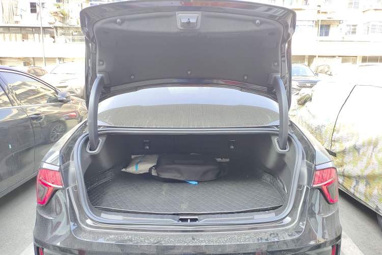 Used Lynk & Co 03 New Energy 2021 1.5T PHEV Pro Trunk