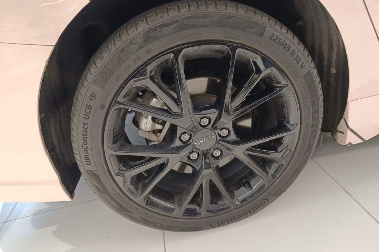 Used Lynk & Co 03 New Energy 2021 1.5T PHEV Pro Exterior 8