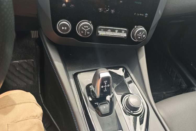 Used Lynk & Co 03 New Energy 2021 1.5T PHEV Pro Gear Lever