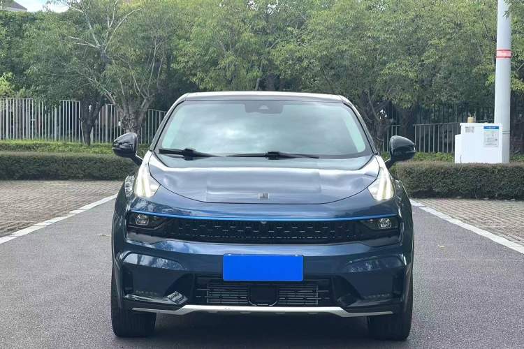 Used Lynk & Co 05 2020 2.0TD Two-Wheel Drive Shine Halo Exterior 1