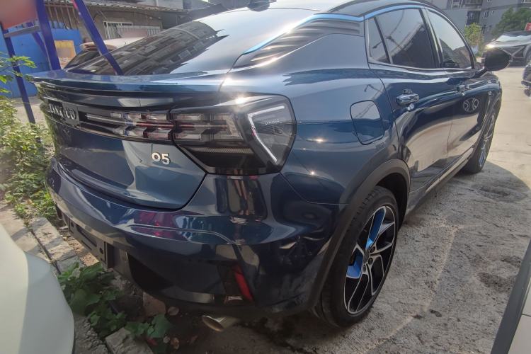 Used Lynk & Co 05 2020 2.0TD Two-Wheel Drive Shine Halo Exterior 3