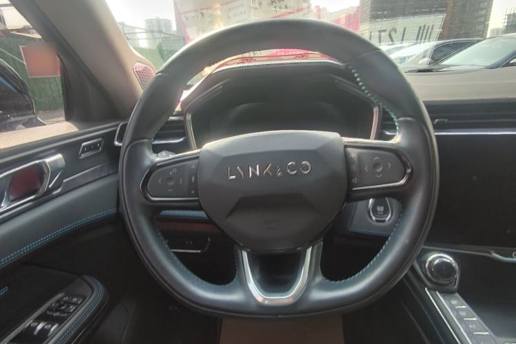 Used Lynk & Co 05 2020 2.0TD Two-Wheel Drive Shine Halo Interior 2