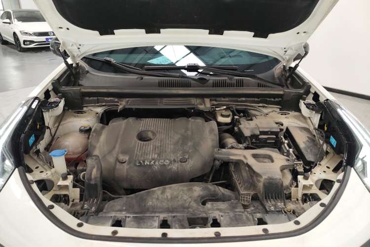 Used Lynk & Co 05 2022 2.0TD Four-Wheel Drive Dynamic Halo Engine Bay