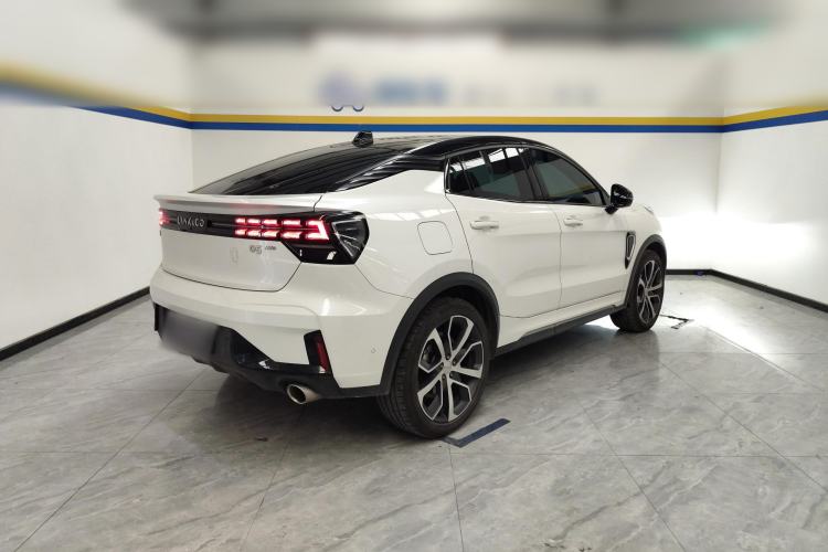 Used Lynk & Co 05 2022 2.0TD Four-Wheel Drive Dynamic Halo Rear Right 45 Deg